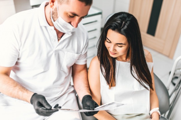 O que é a anamnese odontológica e dicas de como fazê-la - DVI Radiologia