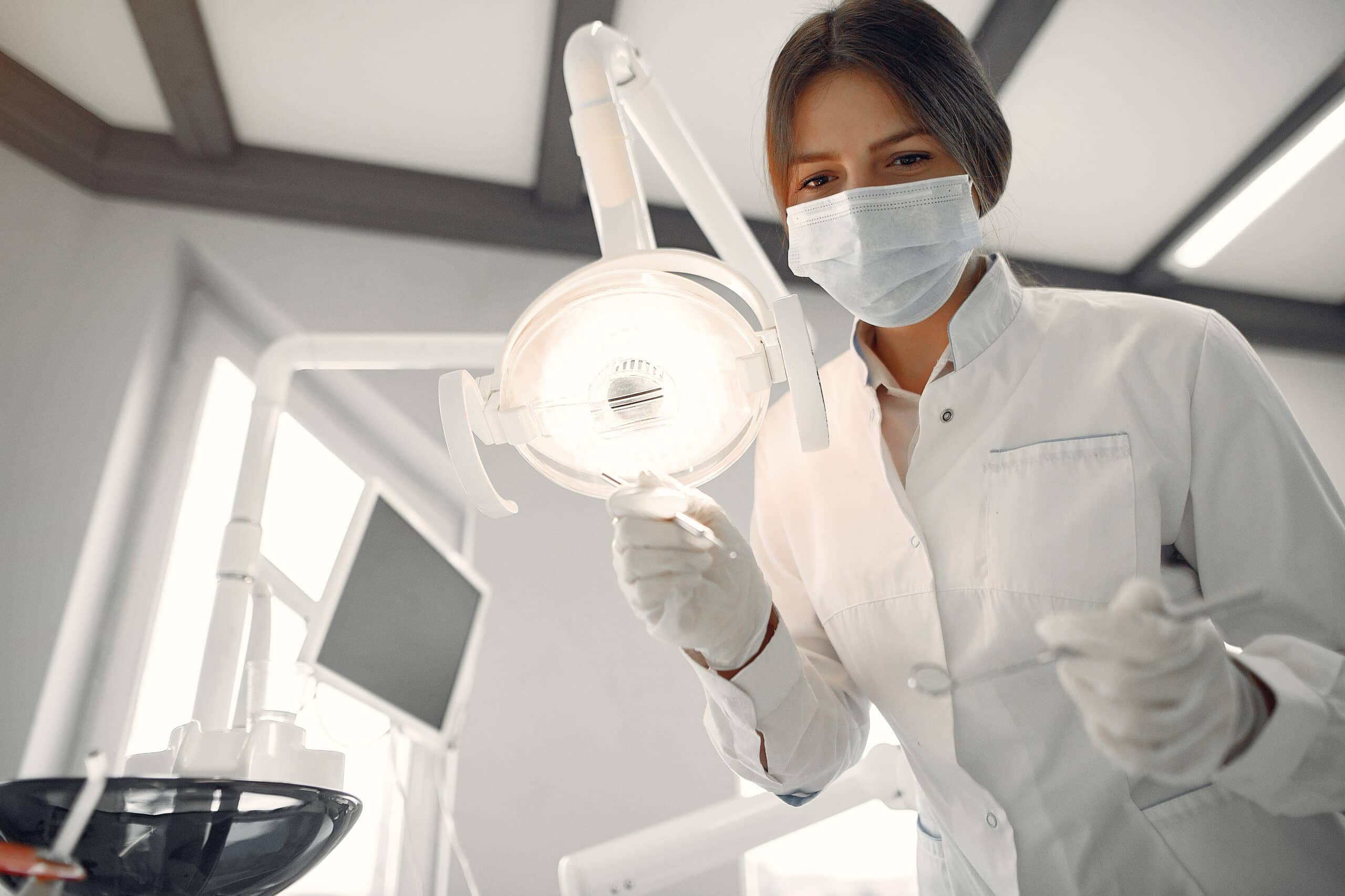 Comendo dentista